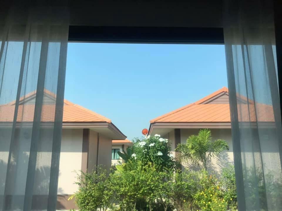 Tinna Resort Ban Nong Mai Ngam Εξωτερικό φωτογραφία